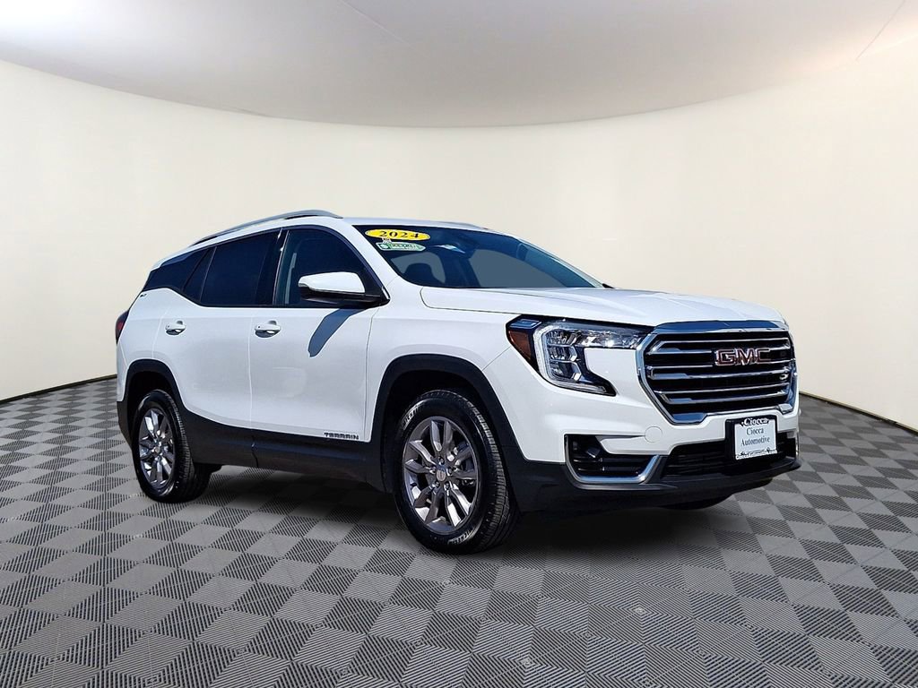 Used 2024 GMC Terrain SLT