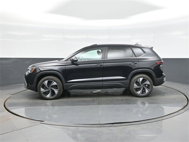 New 2026 Volkswagen Taos SE image 4