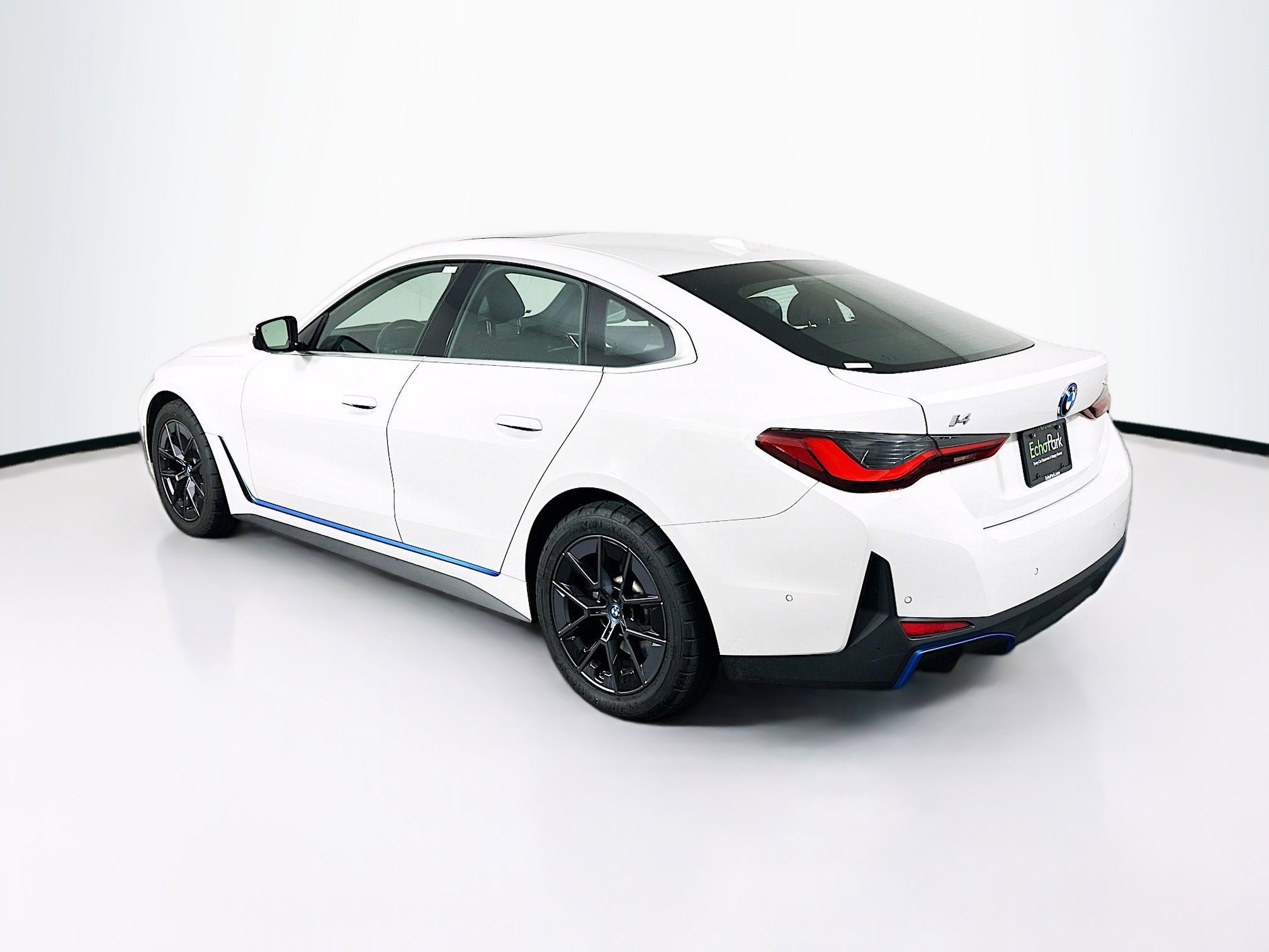 Used 2024 BMW i4 eDrive40 RWD image 5