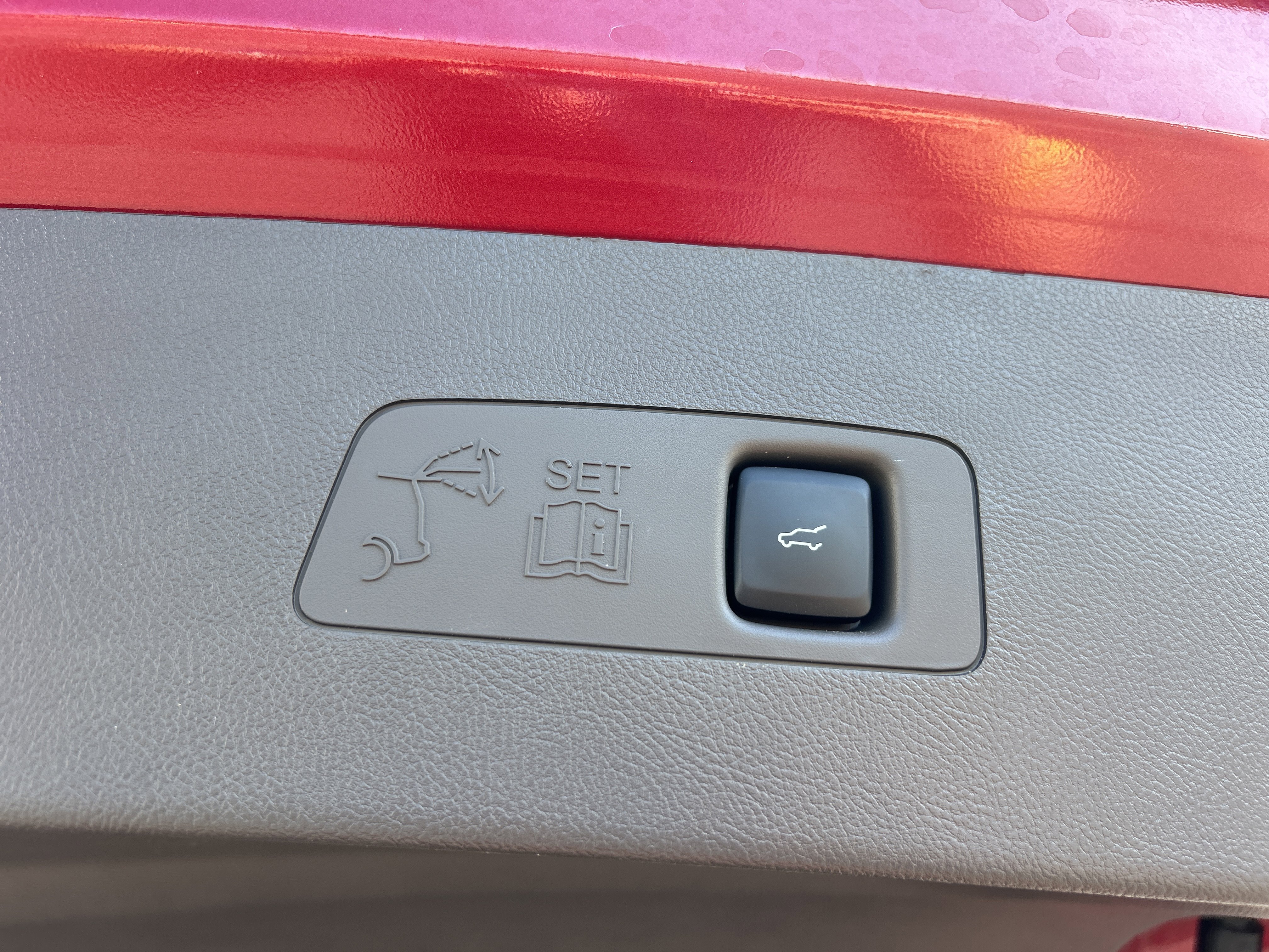 Used 2024 Lincoln Corsair Premiere w/ Equipment Group 101A image 6