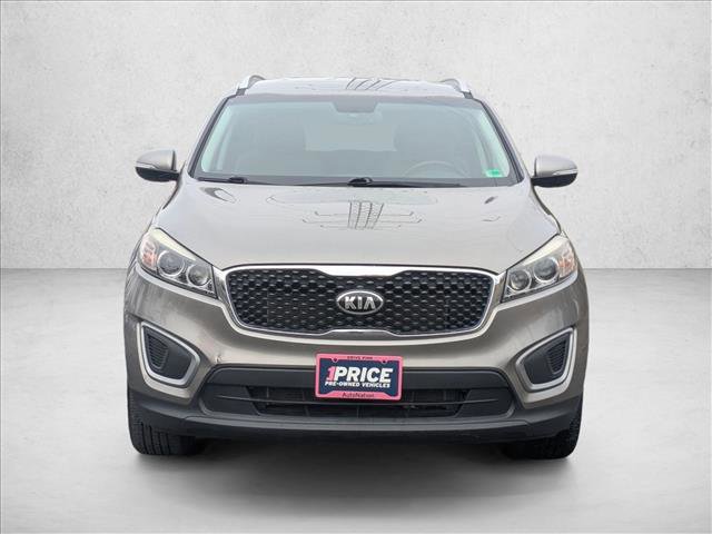 Used 2016 Kia Sorento LX w/ LX Convenience Package image 2