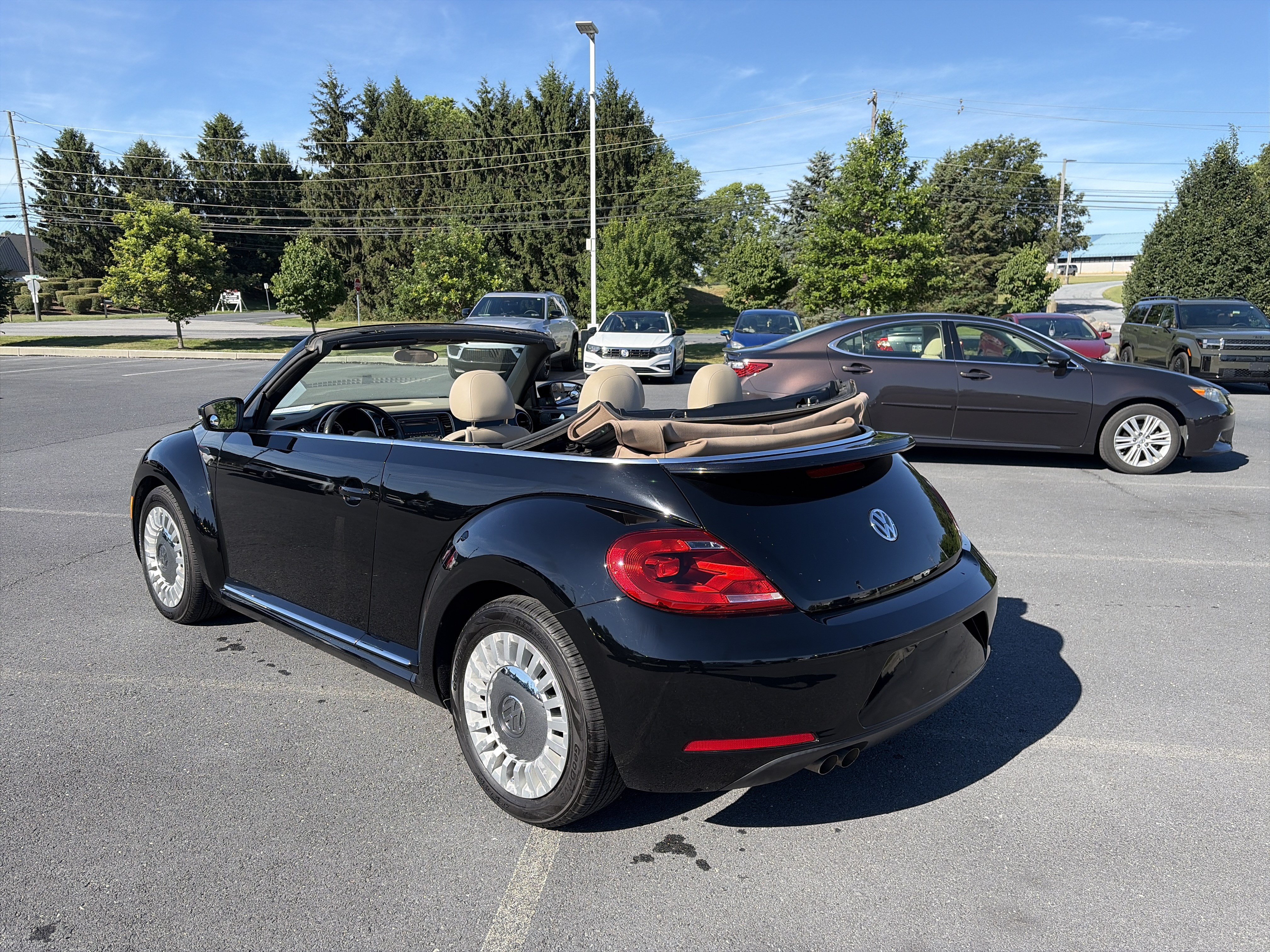 Used 2013 Volkswagen Beetle 2.5 FWD image 7