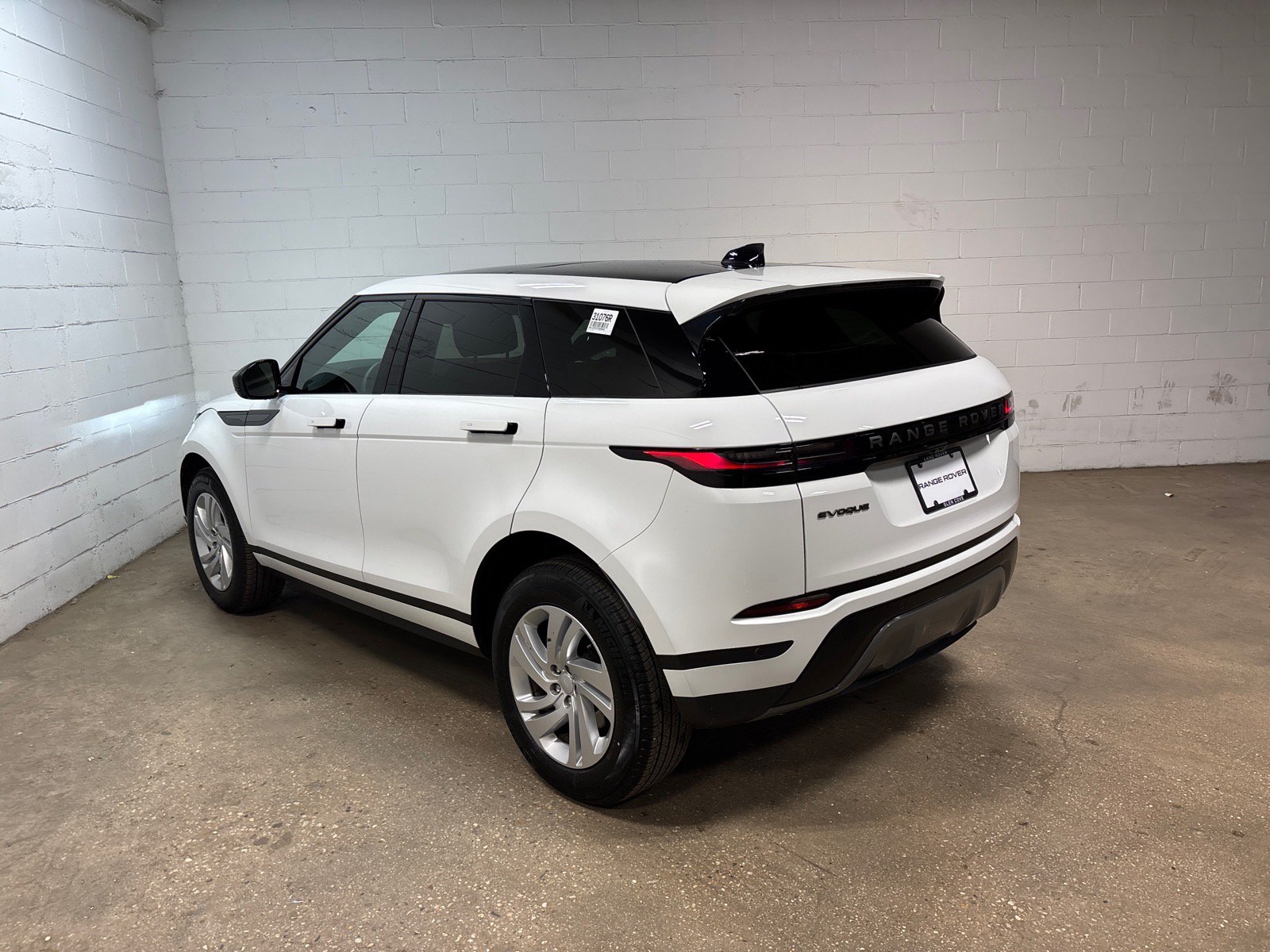 Used 2026 Land Rover Range Rover Evoque S AWD/4WD image 9