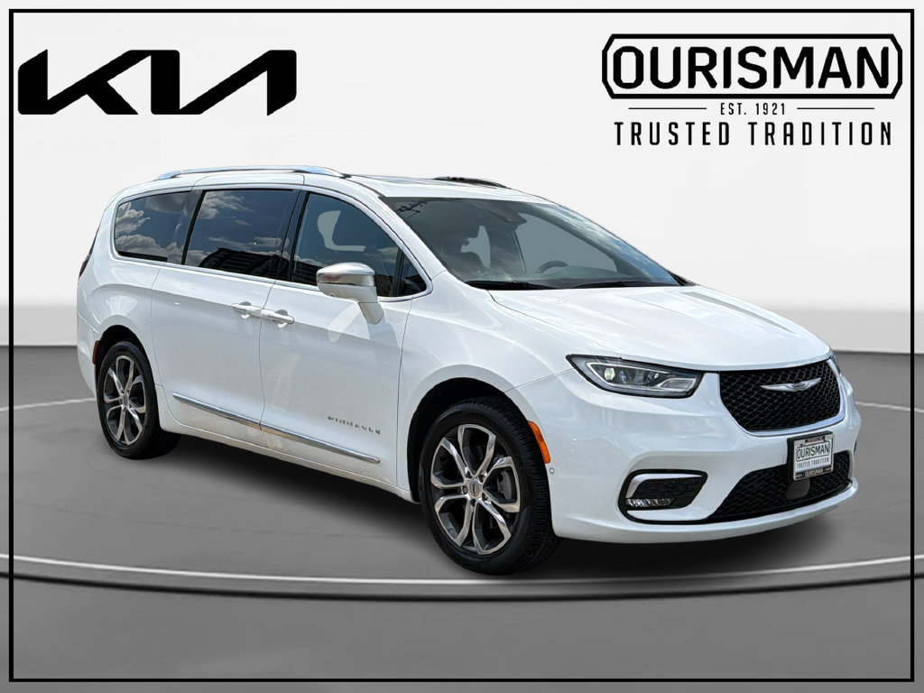 Used 2024 Chrysler Pacifica Pinnacle AWD/4WD image 1