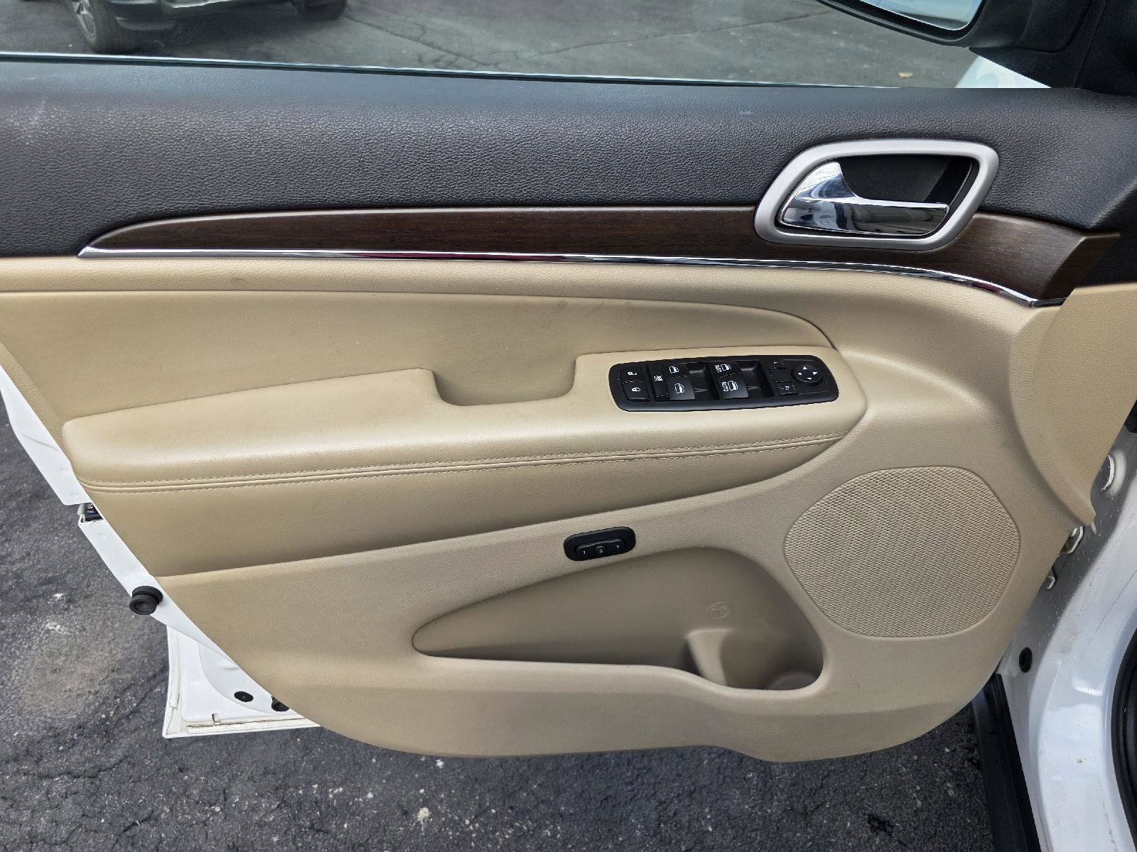 Used 2018 Jeep Grand Cherokee Limited w/ Luxury Group II image 12