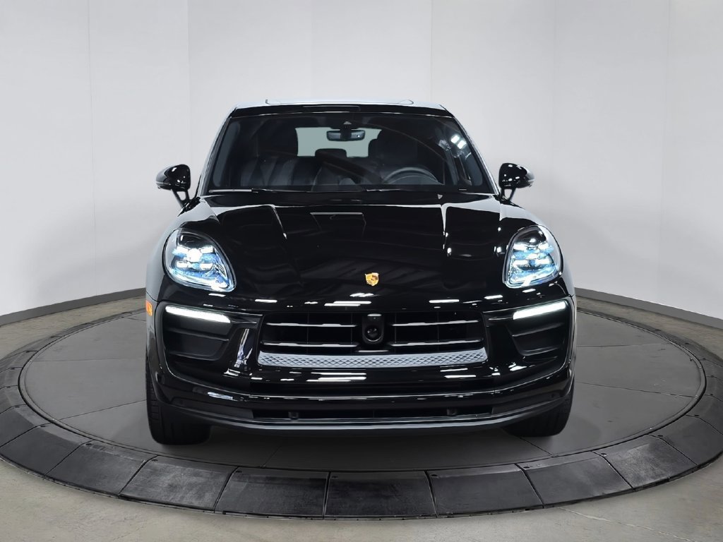Certified 2026 Porsche Macan AWD/4WD image 10