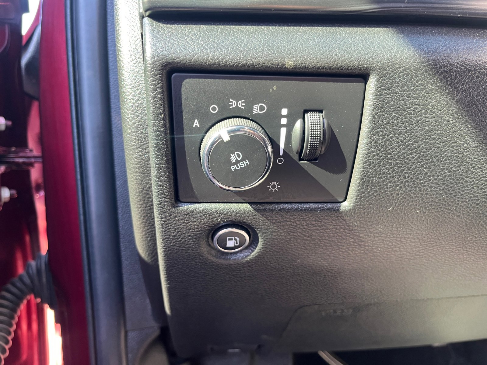 Used 2021 Jeep Grand Cherokee Laredo X image 33