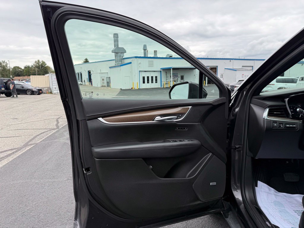 Used 2019 Cadillac XT5 Platinum AWD/4WD image 22