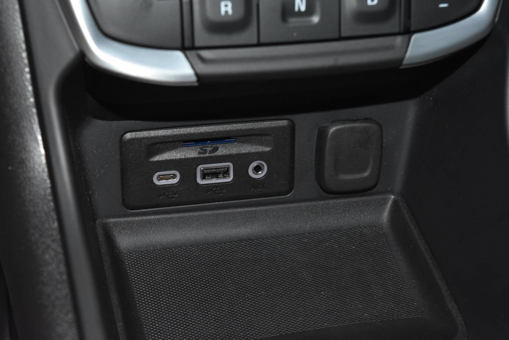 Used 2024 GMC Terrain SLT w/ Tech Package AWD/4WD image 17