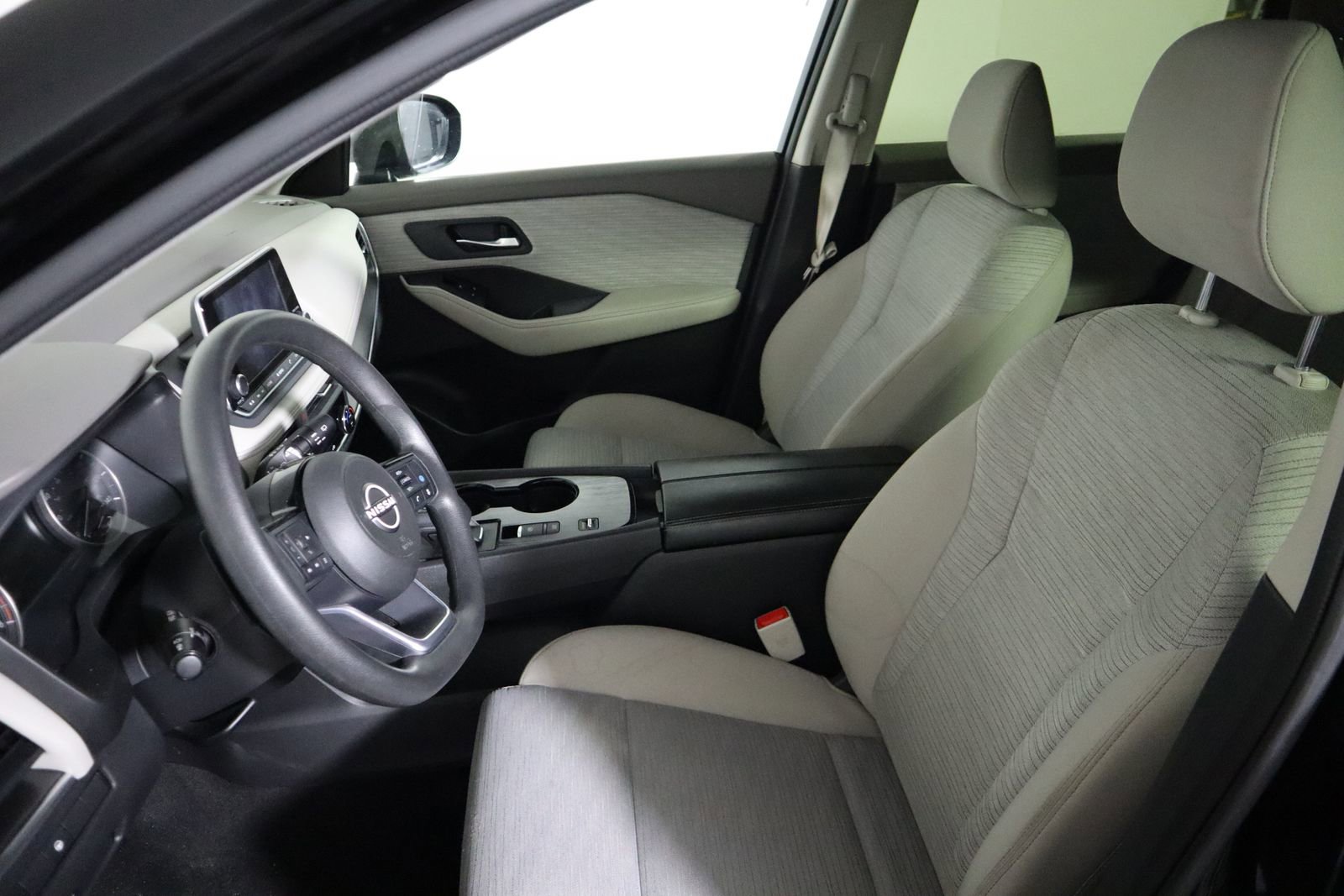 Used 2023 Nissan Rogue SV FWD image 19