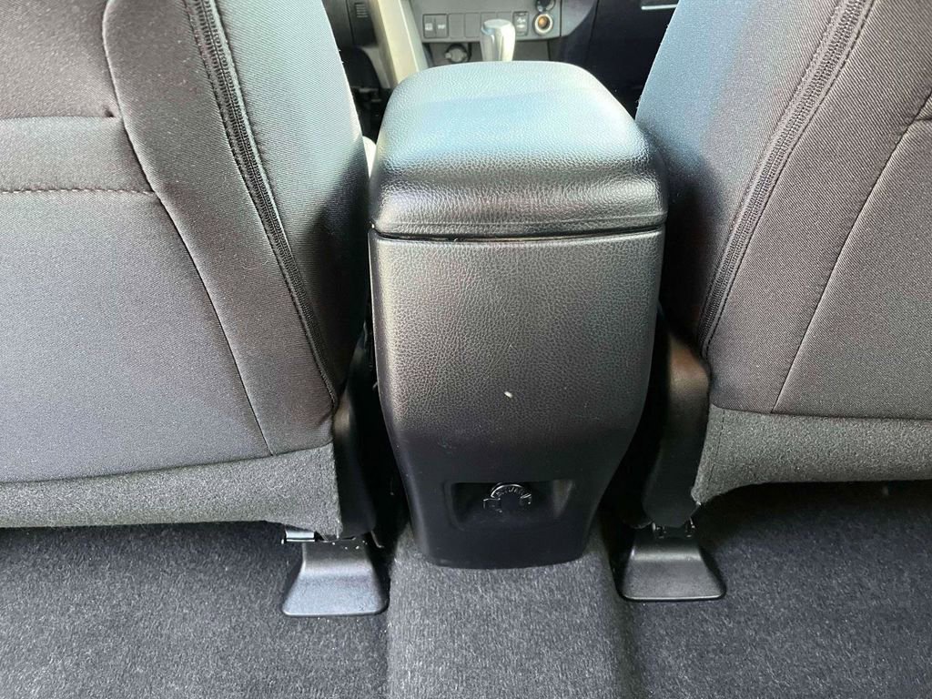 Used 2017 Toyota RAV4 XLE image 4