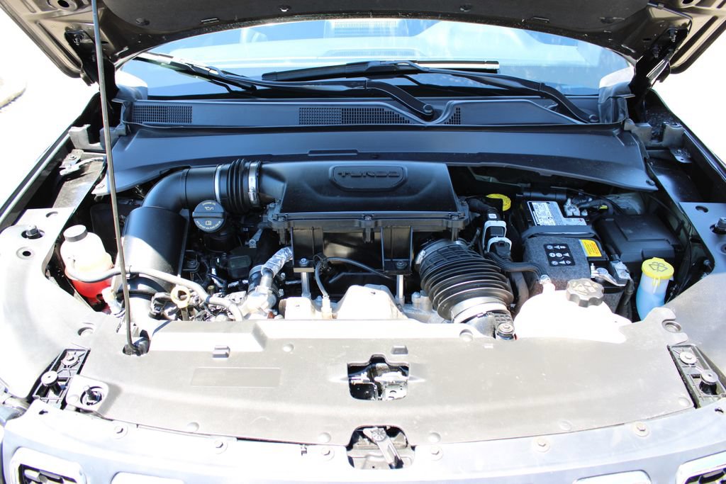 Used 2025 Jeep Compass Latitude AWD/4WD image 39