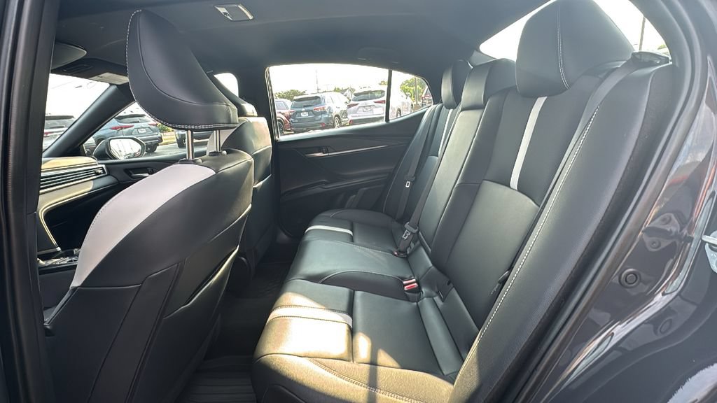 Used 2025 Toyota Camry SE FWD image 24