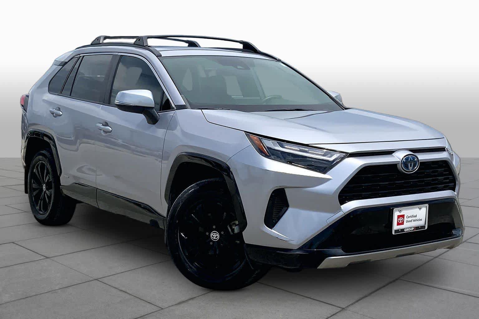 Used 2023 Toyota RAV4 SE w/ Convenience Package AWD/4WD image 3