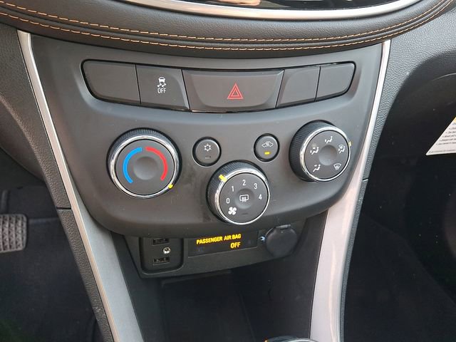 Certified 2022 Chevrolet Trax LT w/ LT Convenience Package image 16