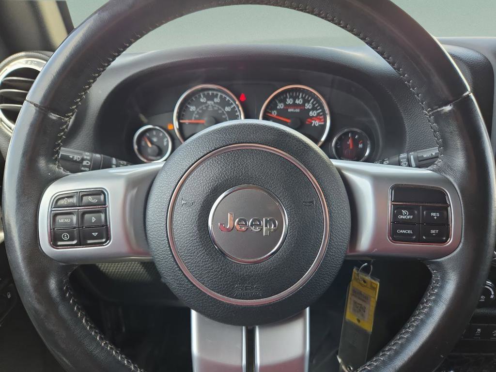 Used 2016 Jeep Wrangler Unlimited Rubicon image 25