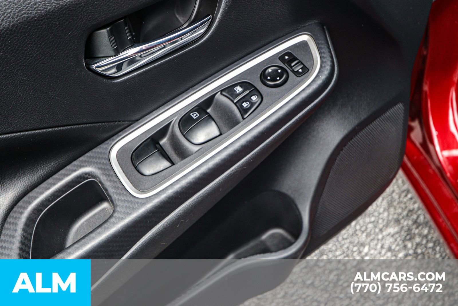 Used 2020 Nissan Versa SR w/ Convenience Package image 53