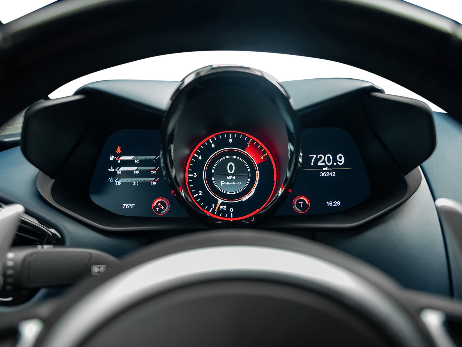 Used 2020 Aston Martin V8 Vantage Coupe RWD image 42