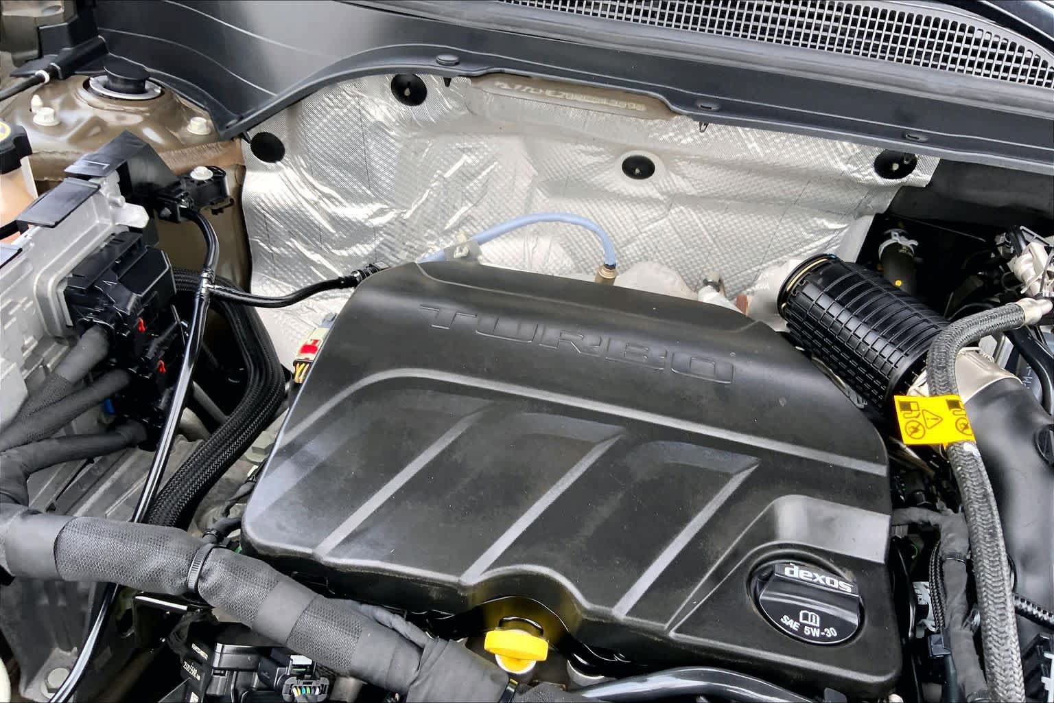Used 2024 Chevrolet Trax LT w/ Sunroof Package FWD image 33