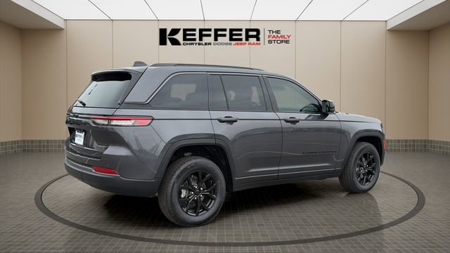 New 2026 Jeep Grand Cherokee Altitude image 5