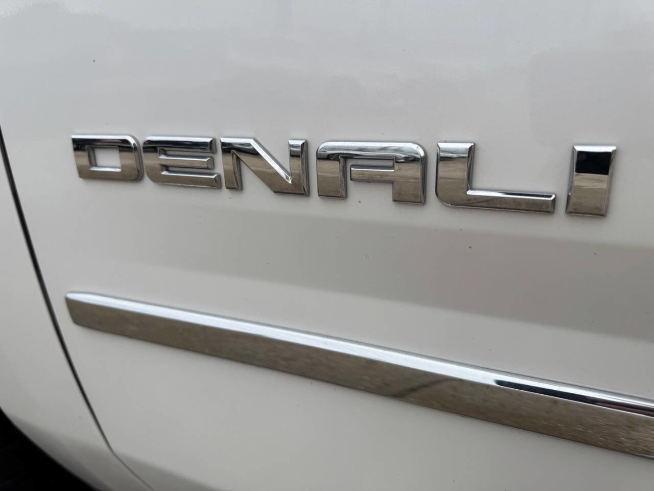 Used 2019 GMC Yukon XL Denali image 6