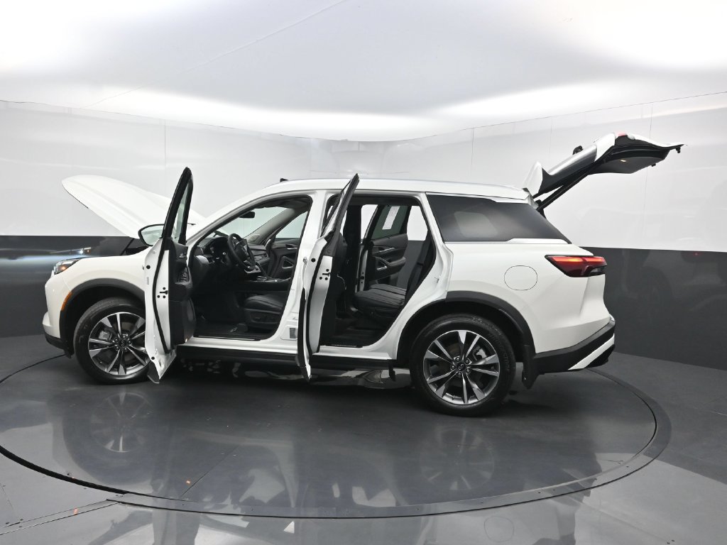 Used 2023 INFINITI QX60 Luxe w/ Performance Audio Package FWD image 41