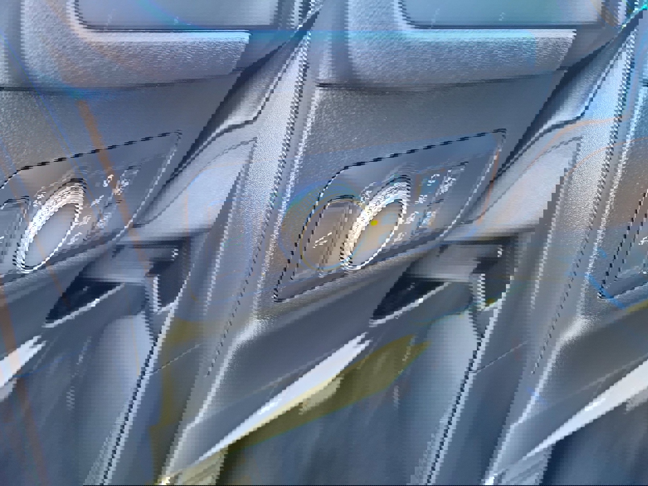 Certified 2022 Ford Escape SE w/ SE Sport Appearance Package image 21