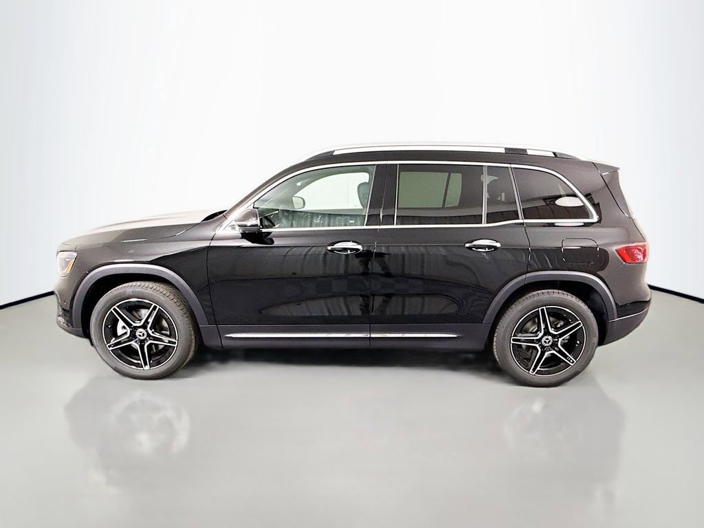 Used 2026 Mercedes-Benz GLB 250 4MATIC image 4