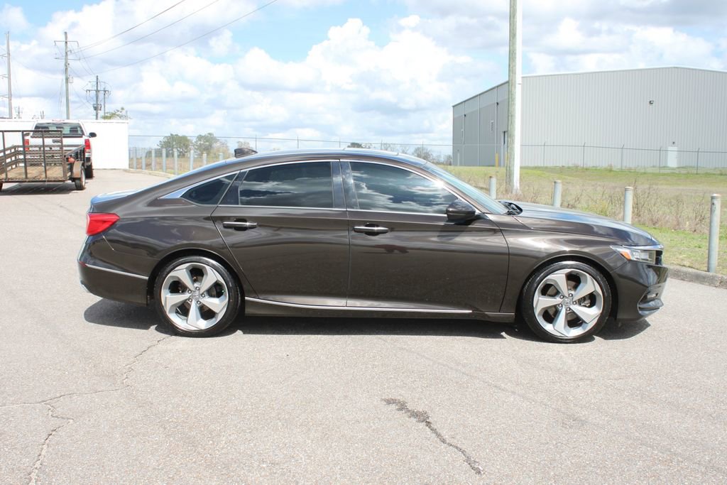 Used 2018 Honda Accord Touring image 19