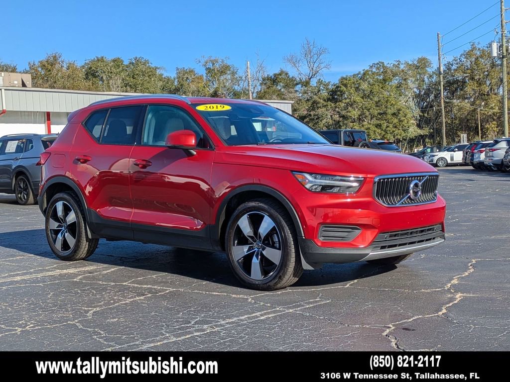 Used 2019 Volvo XC40 T5 Momentum