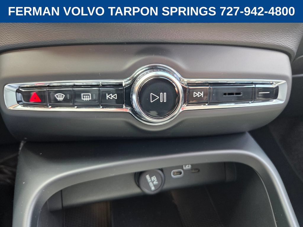 New 2026 Volvo XC40 B5 Core AWD/4WD image 28