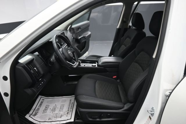 Used 2025 Nissan Pathfinder SV AWD/4WD image 14