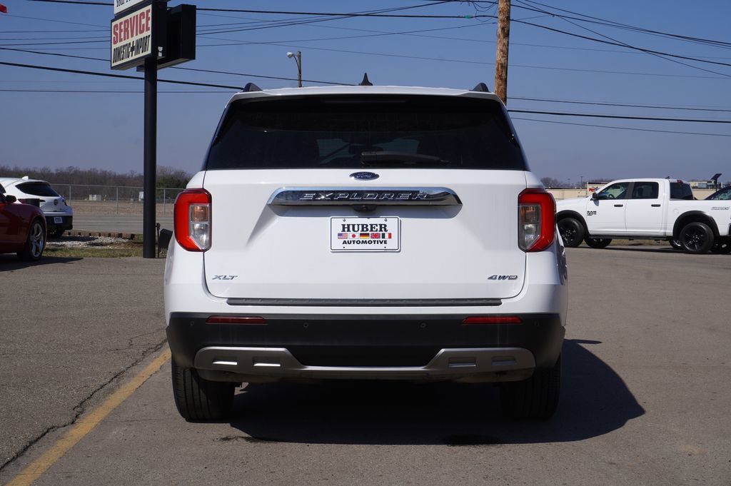Used 2022 Ford Explorer XLT w/ Equipment Group 202A image 6