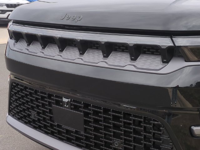 New 2026 Jeep Grand Wagoneer Summit AWD/4WD image 24