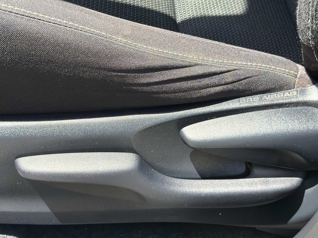Used 2017 Toyota RAV4 XLE w/ Carpet Mat Package FWD image 19