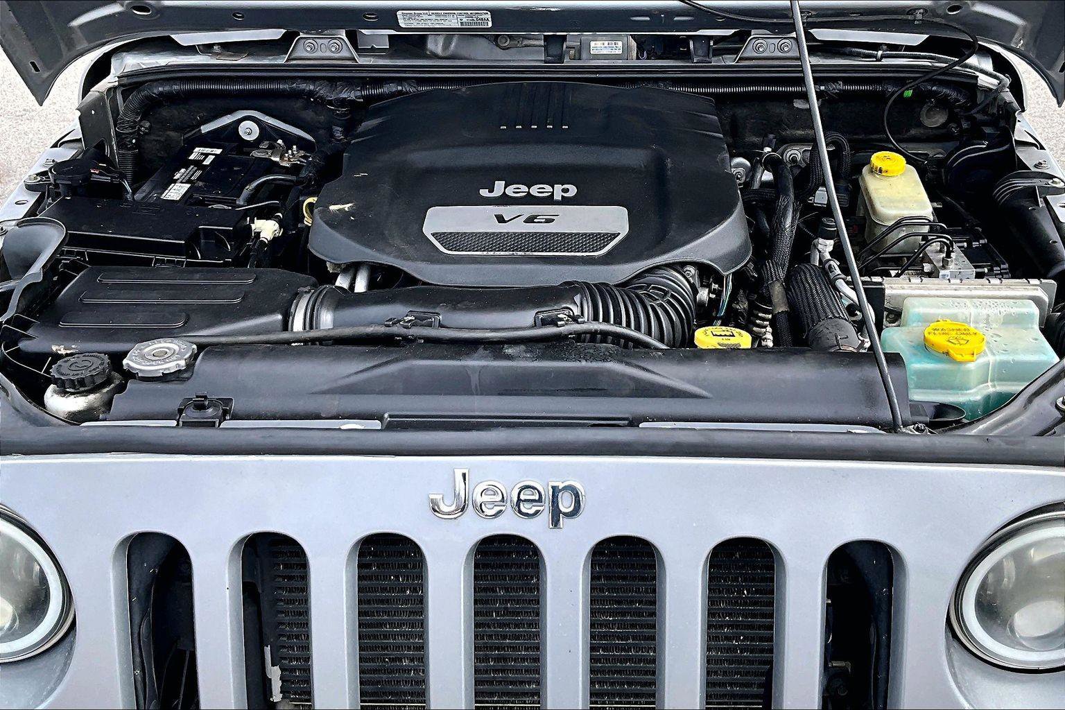 Used 2014 Jeep Wrangler Unlimited Sport AWD/4WD image 11