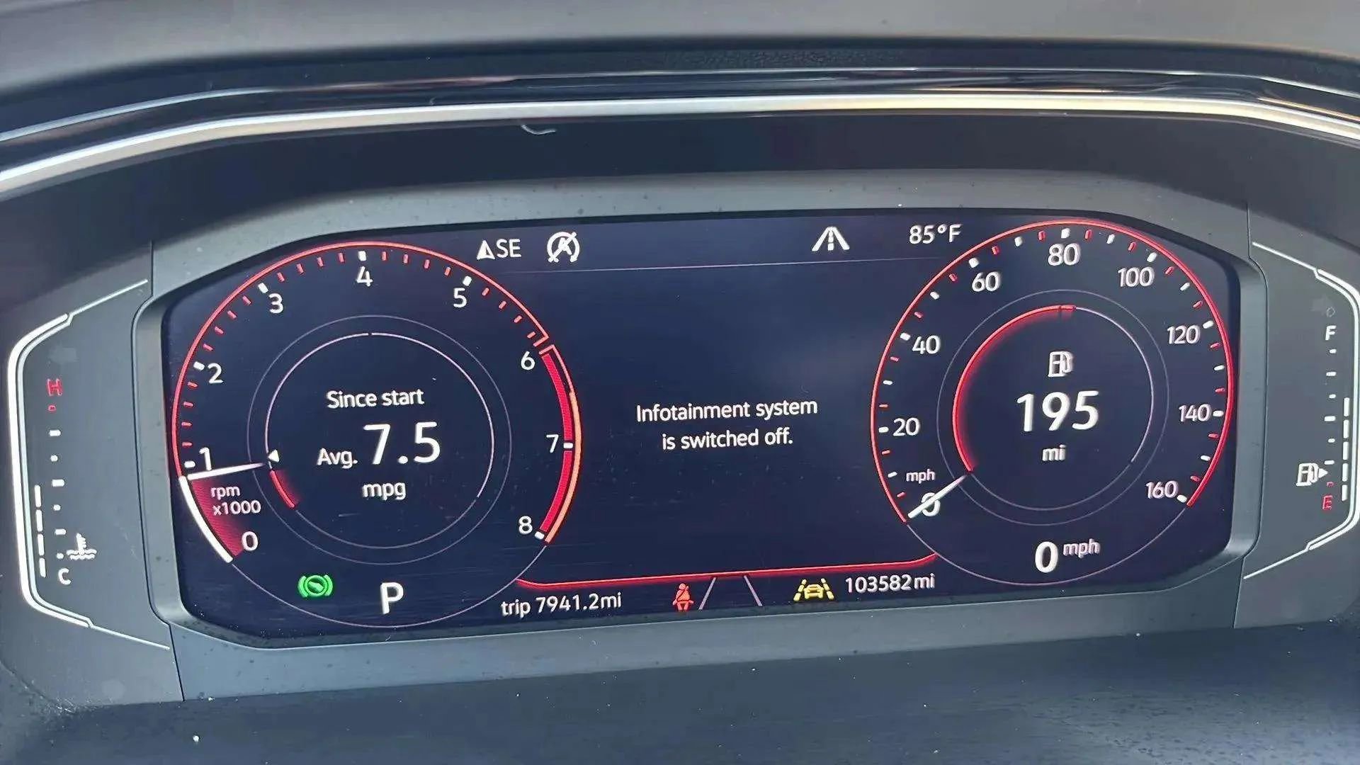 Used 2020 Volkswagen Jetta SEL Premium image 38