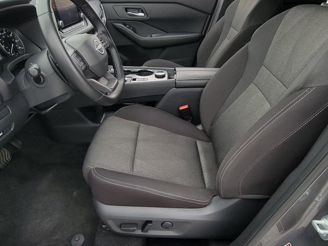 Used 2025 Nissan Rogue SV AWD/4WD image 9