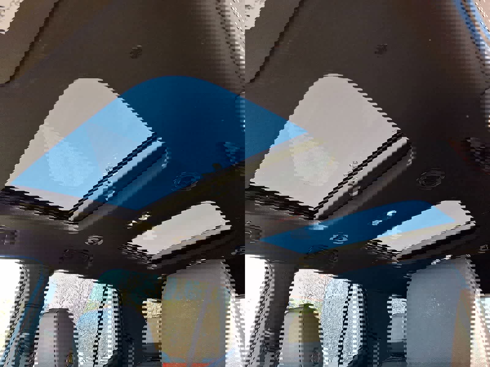 Used 2023 Chevrolet Traverse RS image 25