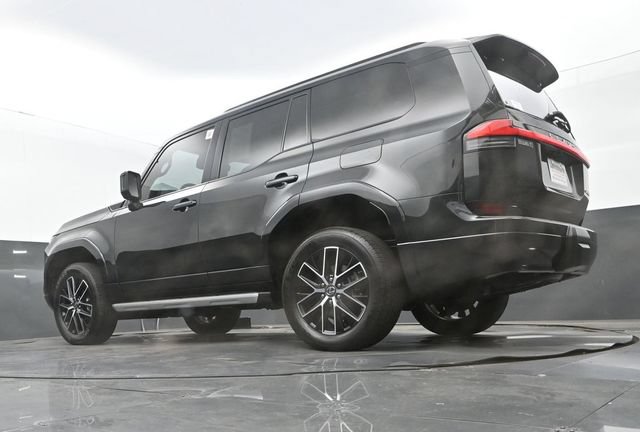 Used 2025 Lexus GX 550 w/ Accessory Package (2T) AWD/4WD image 25