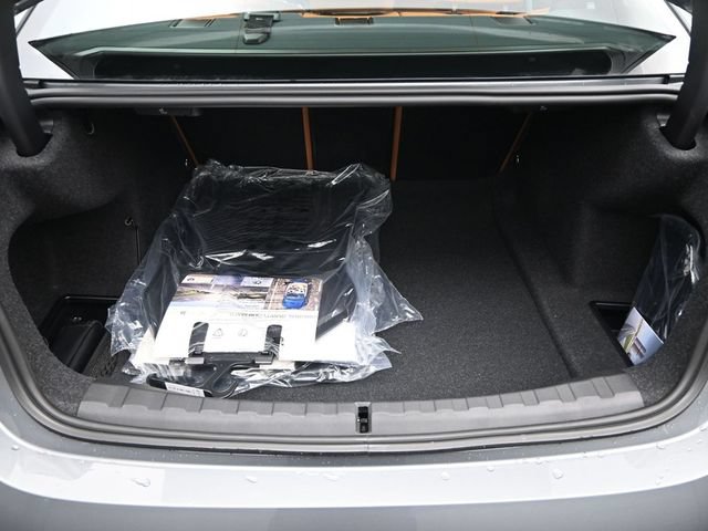 New 2026 BMW 330i Sedan w/ M Sport Package RWD image 17