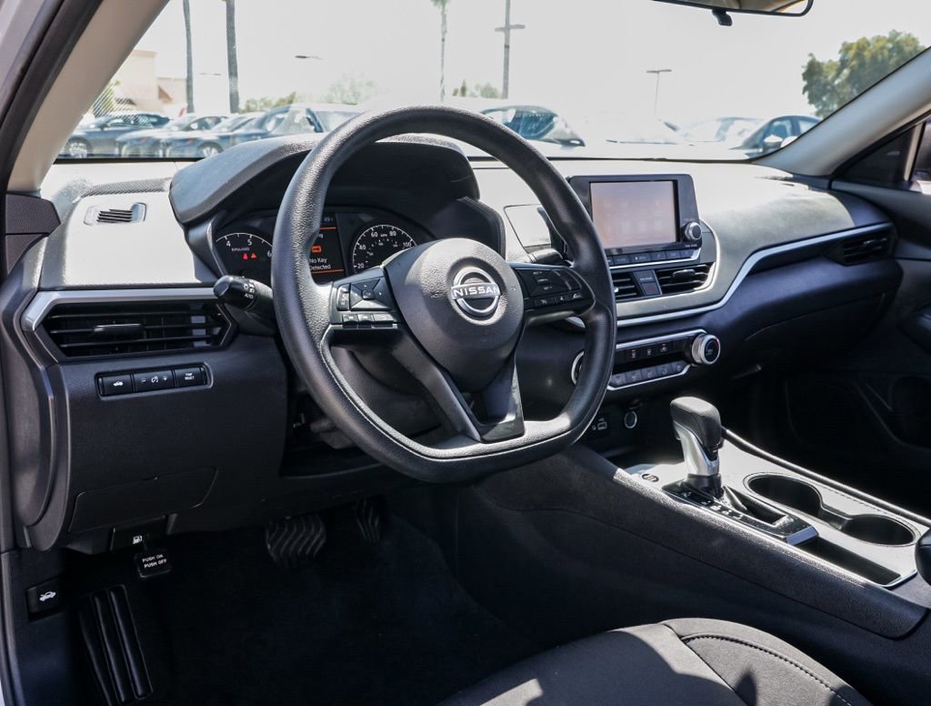 Used 2024 Nissan Altima 2.5 S FWD image 15