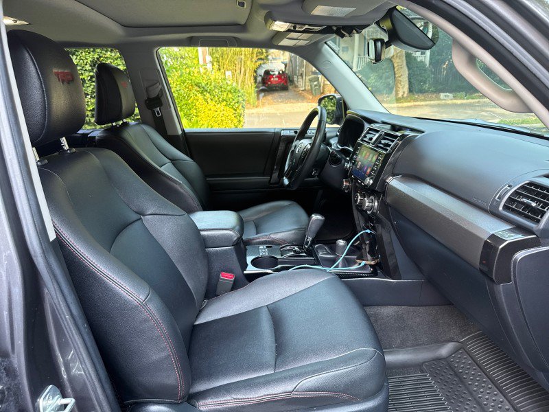 Used 2020 Toyota 4Runner Venture w/ Moonroof Package AWD/4WD image 29