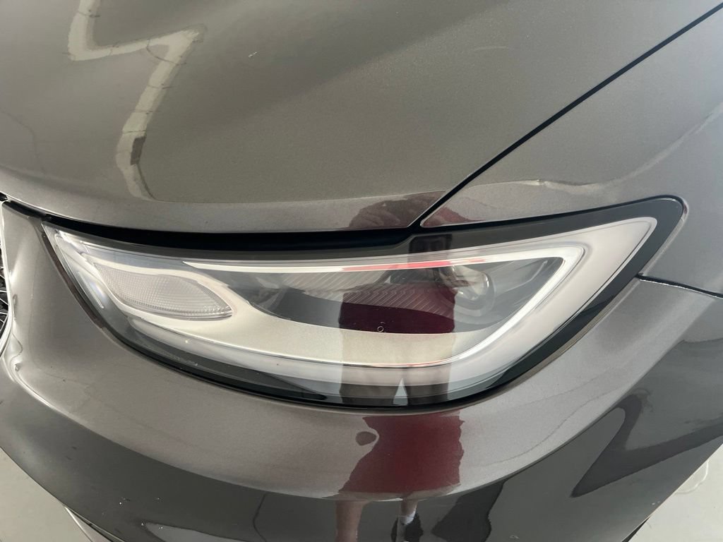 Used 2023 Chrysler Pacifica Limited FWD image 36