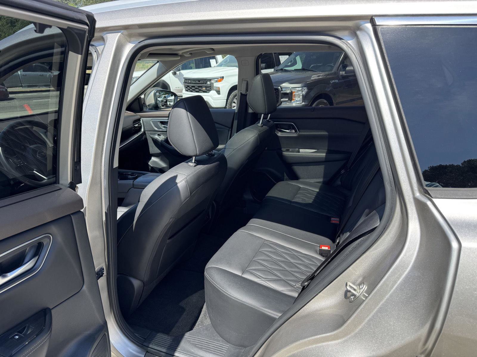 Used 2021 Nissan Rogue Platinum image 7