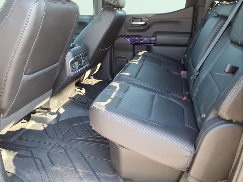 Used 2019 Chevrolet Silverado 1500 High Country w/ Technology Package AWD/4WD image 12