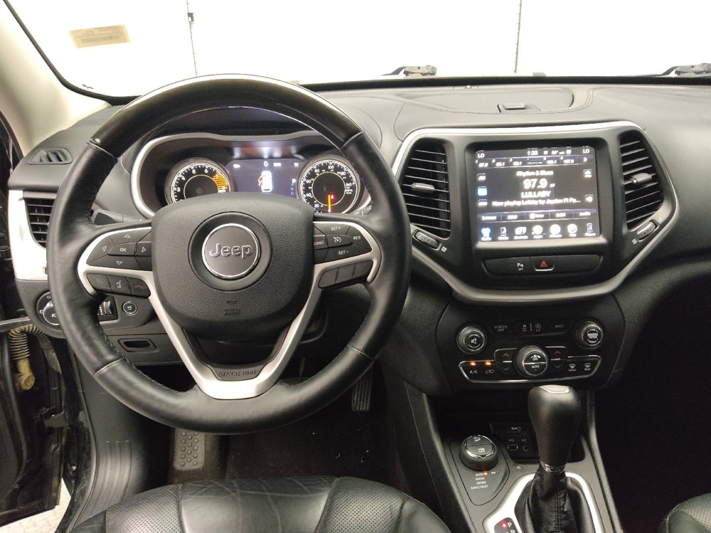 Used 2017 Jeep Cherokee Overland w/ Heavy Duty Protection Group AWD/4WD image 22