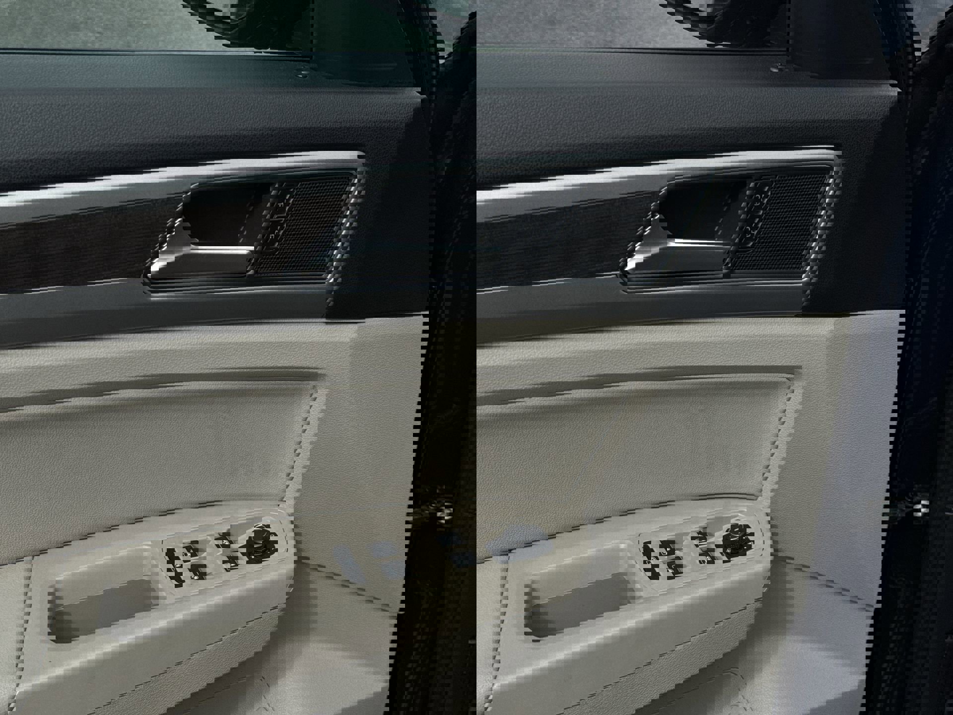 Used 2019 Volkswagen Atlas SEL R-Line image 24