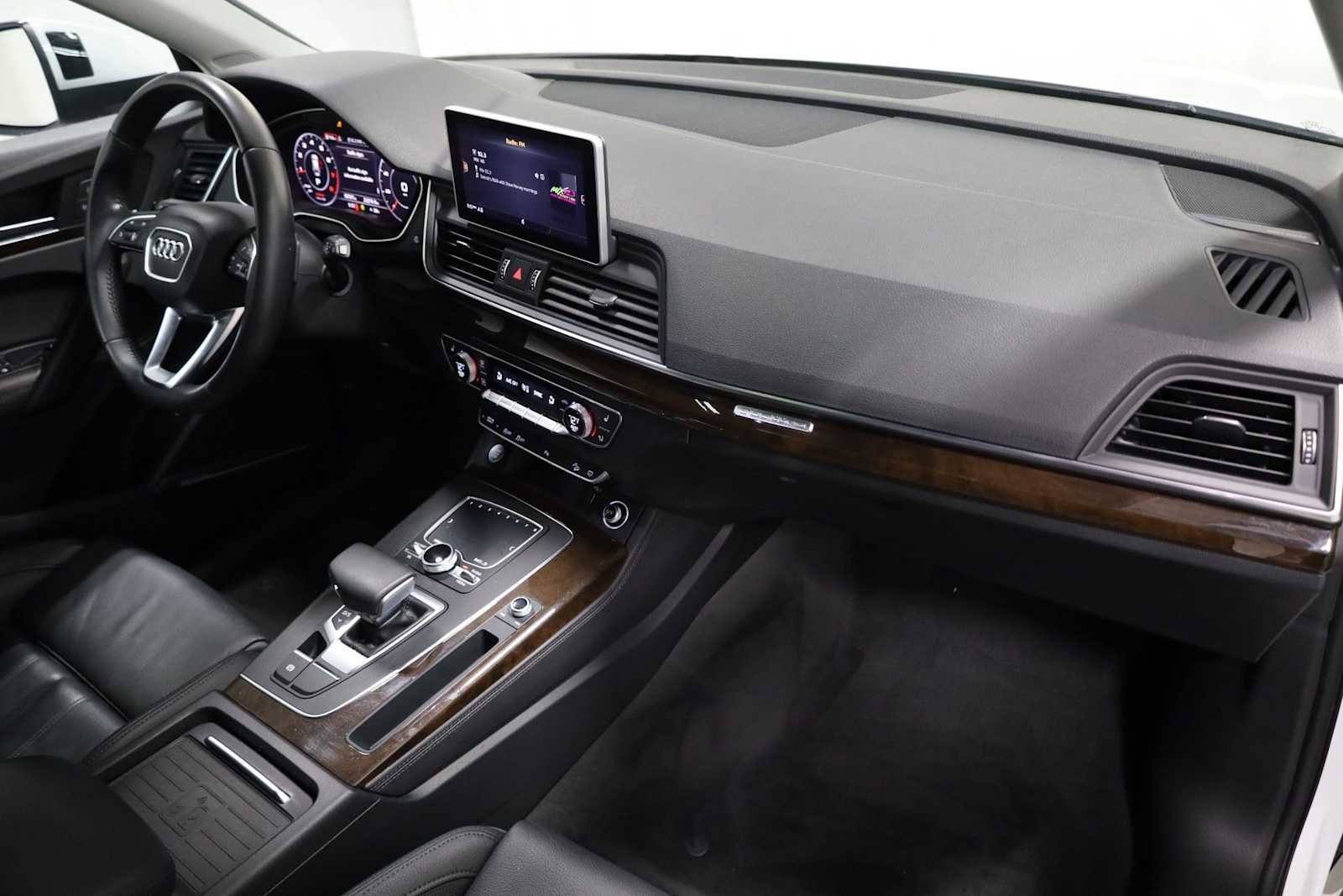 Used 2019 Audi Q5 2.0T Premium Plus w/ Premium Plus Package image 6