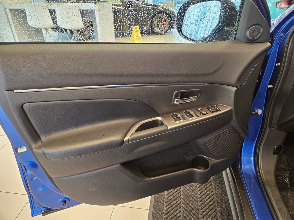 Used 2024 Mitsubishi Outlander Sport SE image 12